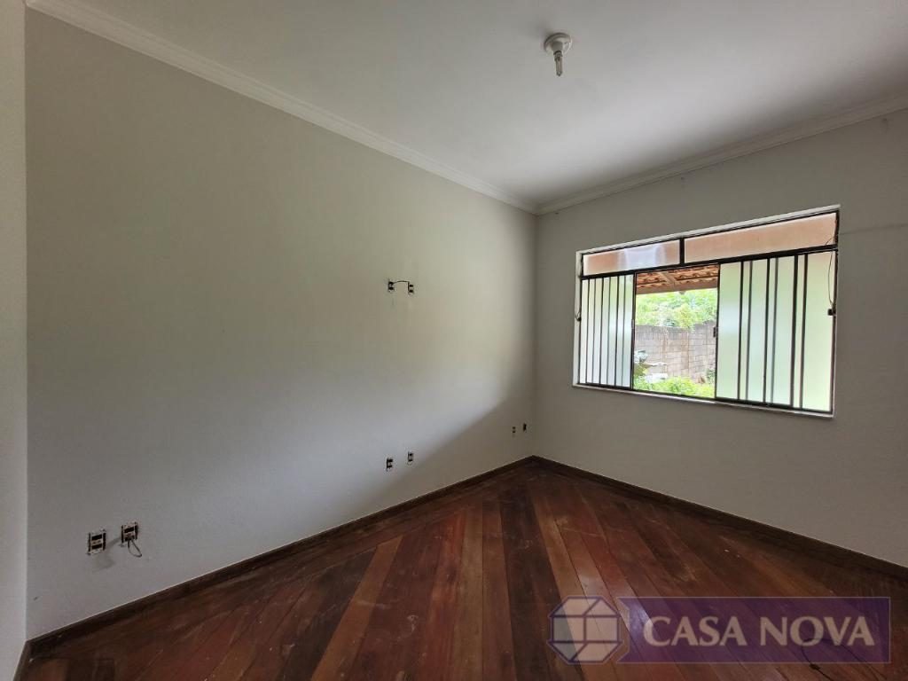 Casa à venda no Belvedere com 220 m², 4 quartos e 2 vagas — foto 2