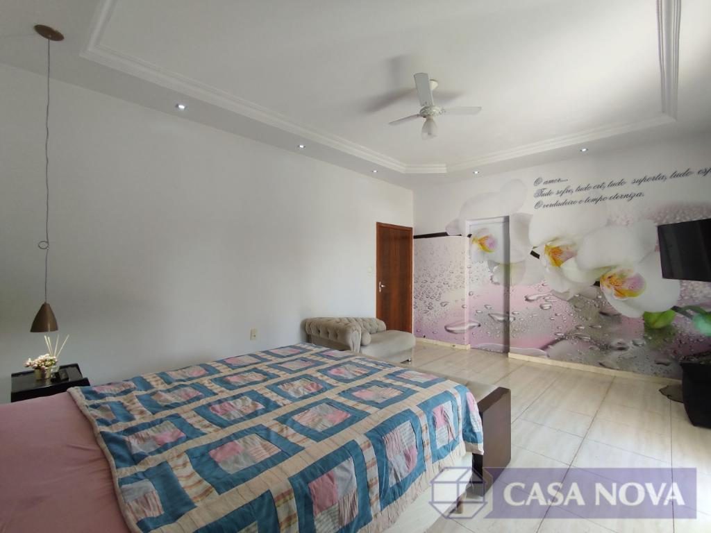 Casa à venda nos Interlagos com 270 m², 4 quartos e 3 vagas — foto 2