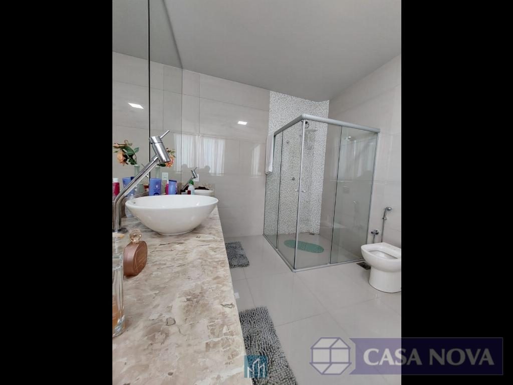 Casa à venda na Santa Tereza com 267 m², 5 quartos e 2 vagas — foto 2