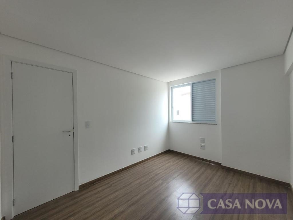 Apartamento à venda no Centro com 124 m², 4 quartos e 2 vagas — foto 2