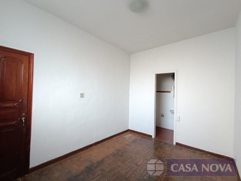 Casa para alugar no Centro com 100 m² e 4 quartos — foto 2