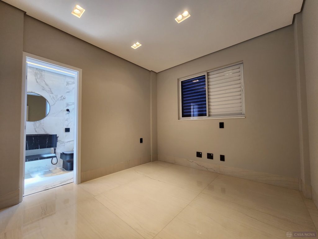 Cobertura à venda no Centro com 270 m², 3 quartos e 4 vagas — foto 2