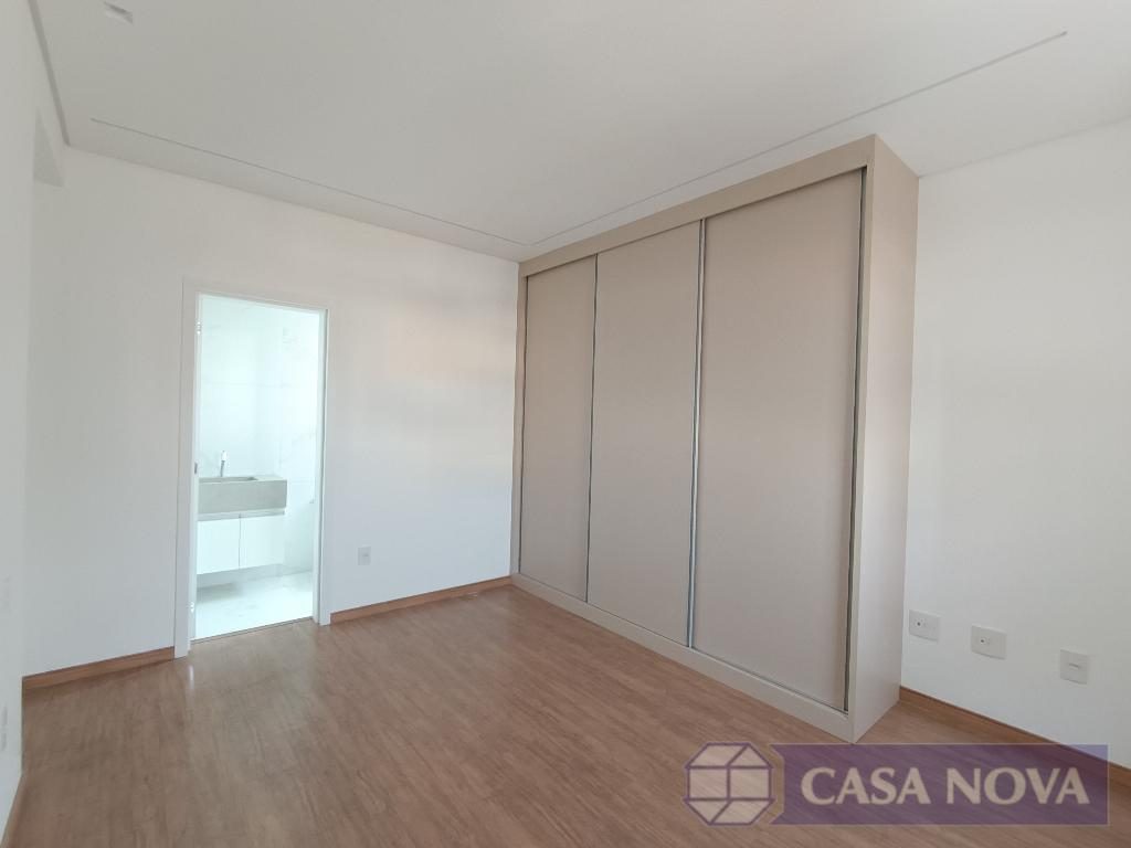 Apartamento para alugar no Centro com 140 m², 3 quartos e 2 vagas — foto 2