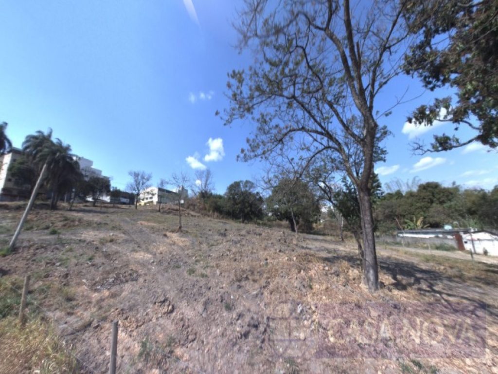 Lote à venda no Centro com 2385 m² — foto 2