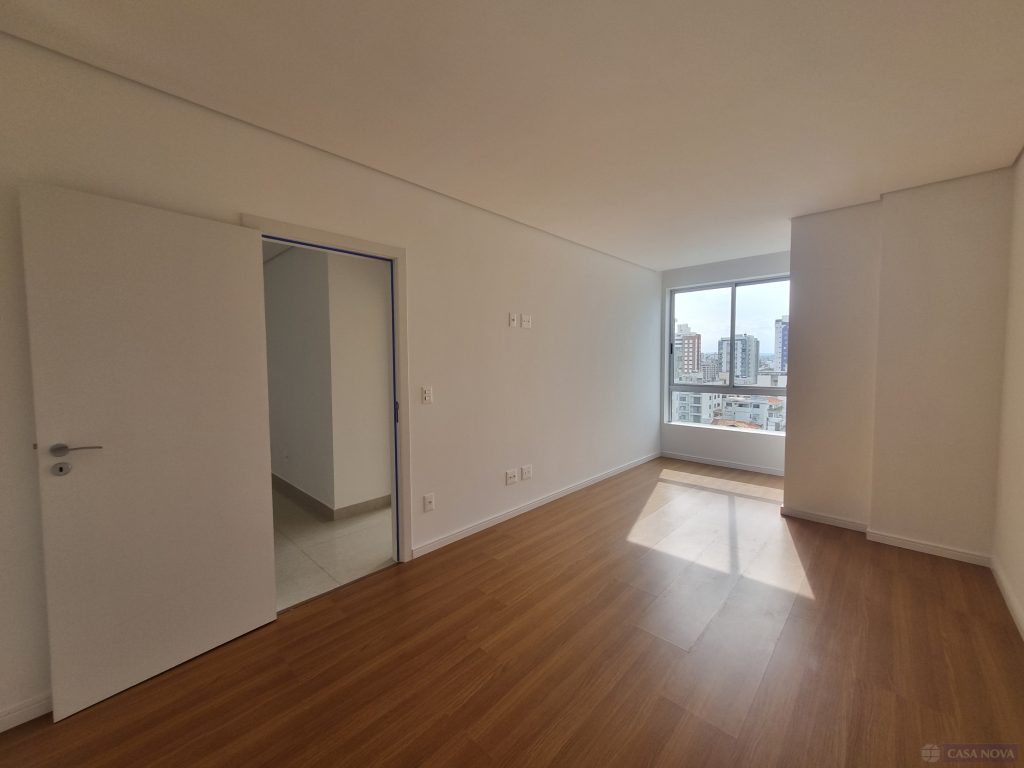 Cobertura à venda no Centro com 210 m², 4 quartos e 6 vagas — foto 2
