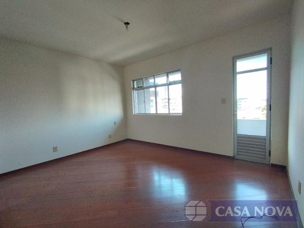 Apartamento para alugar no Centro com 120 m² e 3 quartos — foto 2