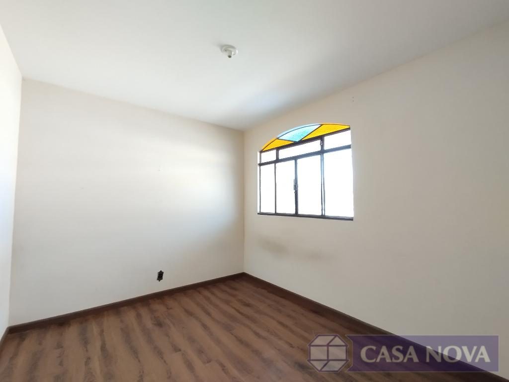 Casa à venda na Santa Rosa com 131 m², 3 quartos e 2 vagas — foto 2