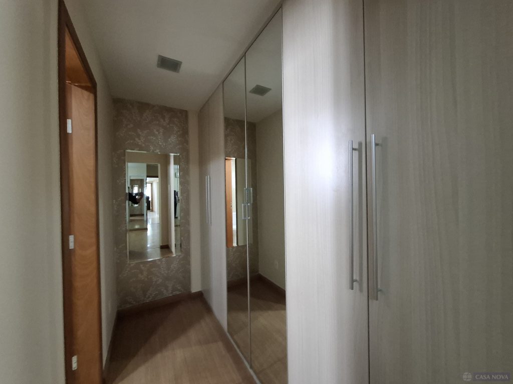Apartamento à venda no Centro com 150 m², 4 quartos e 2 vagas — foto 2