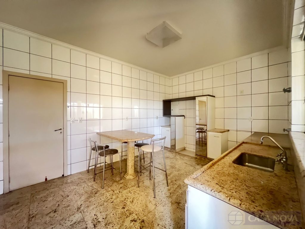 Casa para alugar no Centro com 300 m², 3 quartos e 2 vagas — foto 3