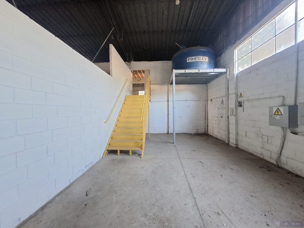Galpão para alugar no Centro Industrial com 2000 m² — foto 2