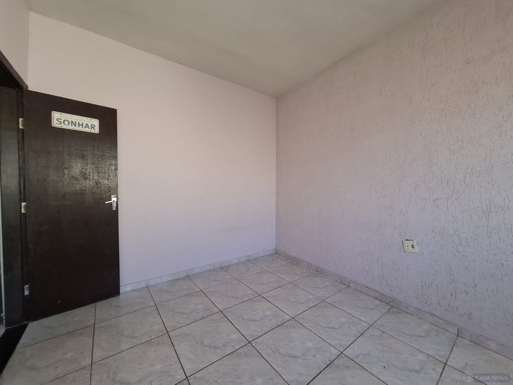 Casa para alugar na Villa das Roseiras com 3 quartos e 4 vagas — foto 2