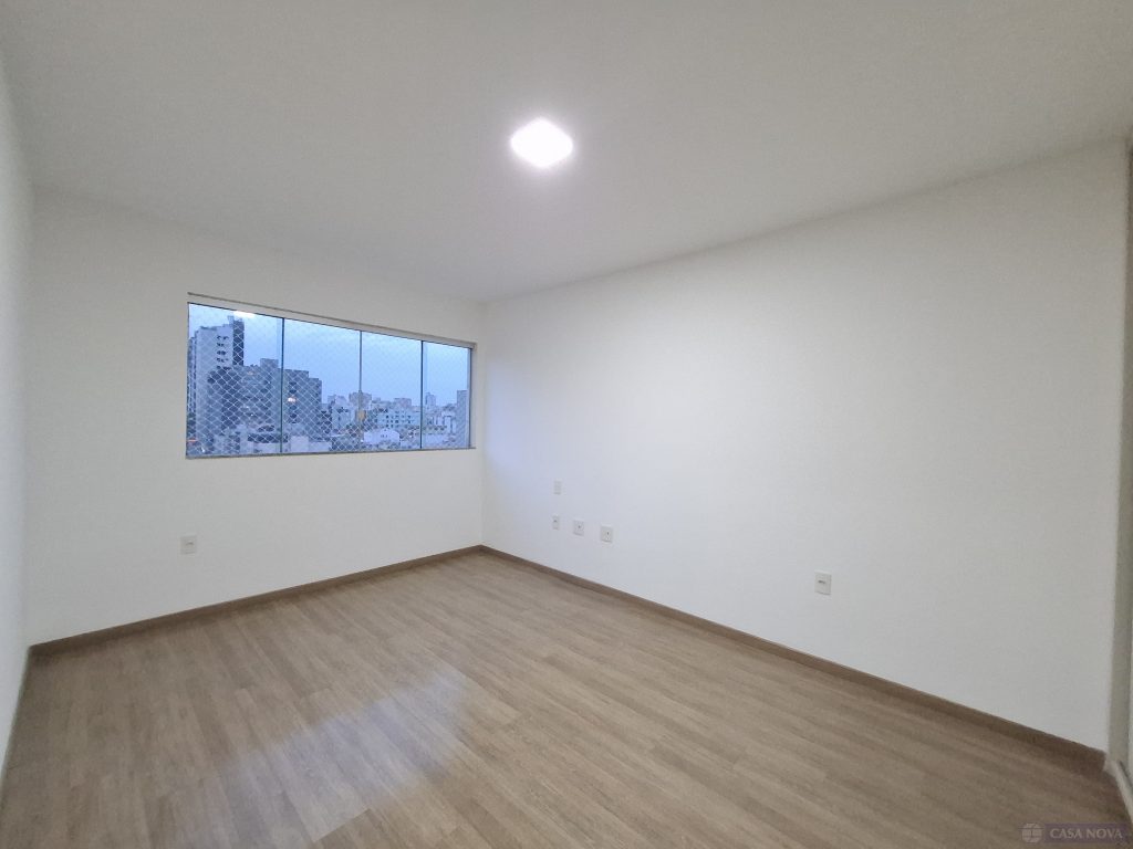 Apartamento para alugar no Centro com 110 m², 3 quartos e 2 vagas — foto 2