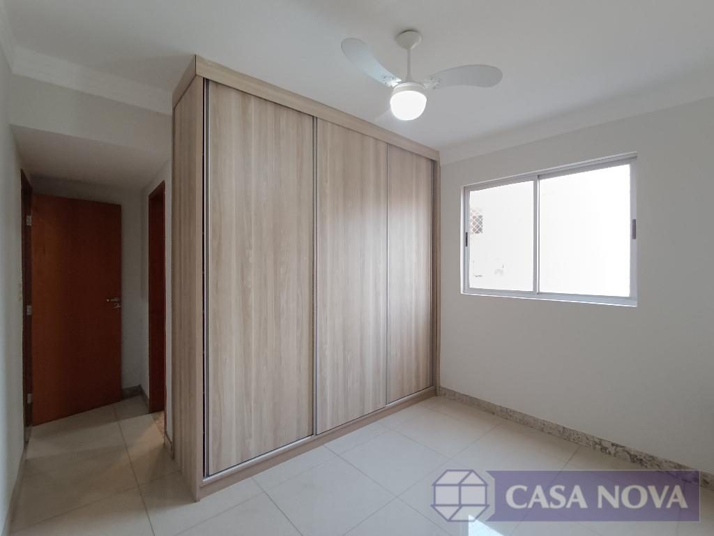Apartamento para alugar no Centro com 100 m², 3 quartos e 2 vagas — foto 2